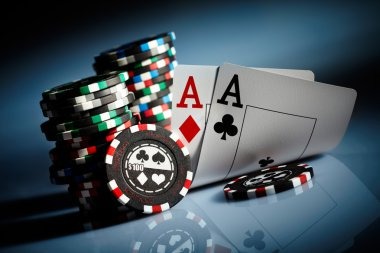 luckyslot99 platform interface showing football markets and live-dealer tables